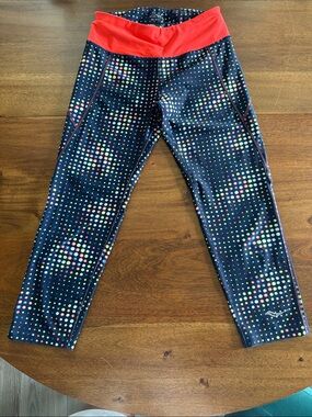 Saucony Navy Leggings with Multicolor Dot Print and Coral Waistband